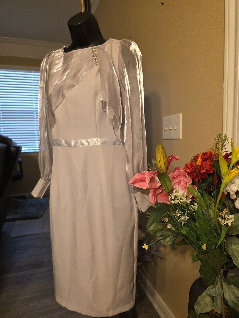 White Long-Sleeve Satin-Trim Sheath Dress with Decorative Shoulder Accent